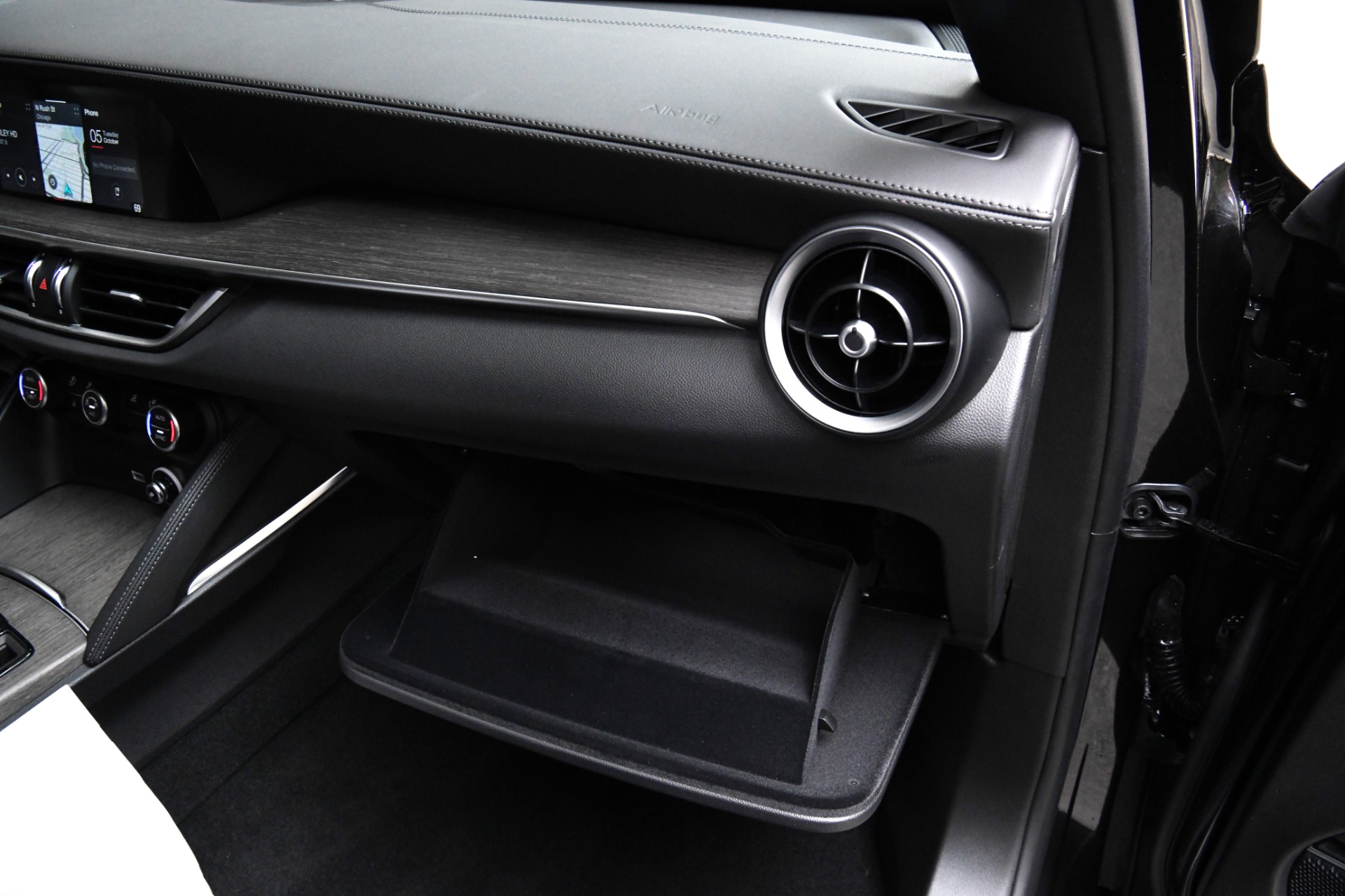 New 2022 Alfa Romeo Stelvio Ti | St. Petersburg, FL