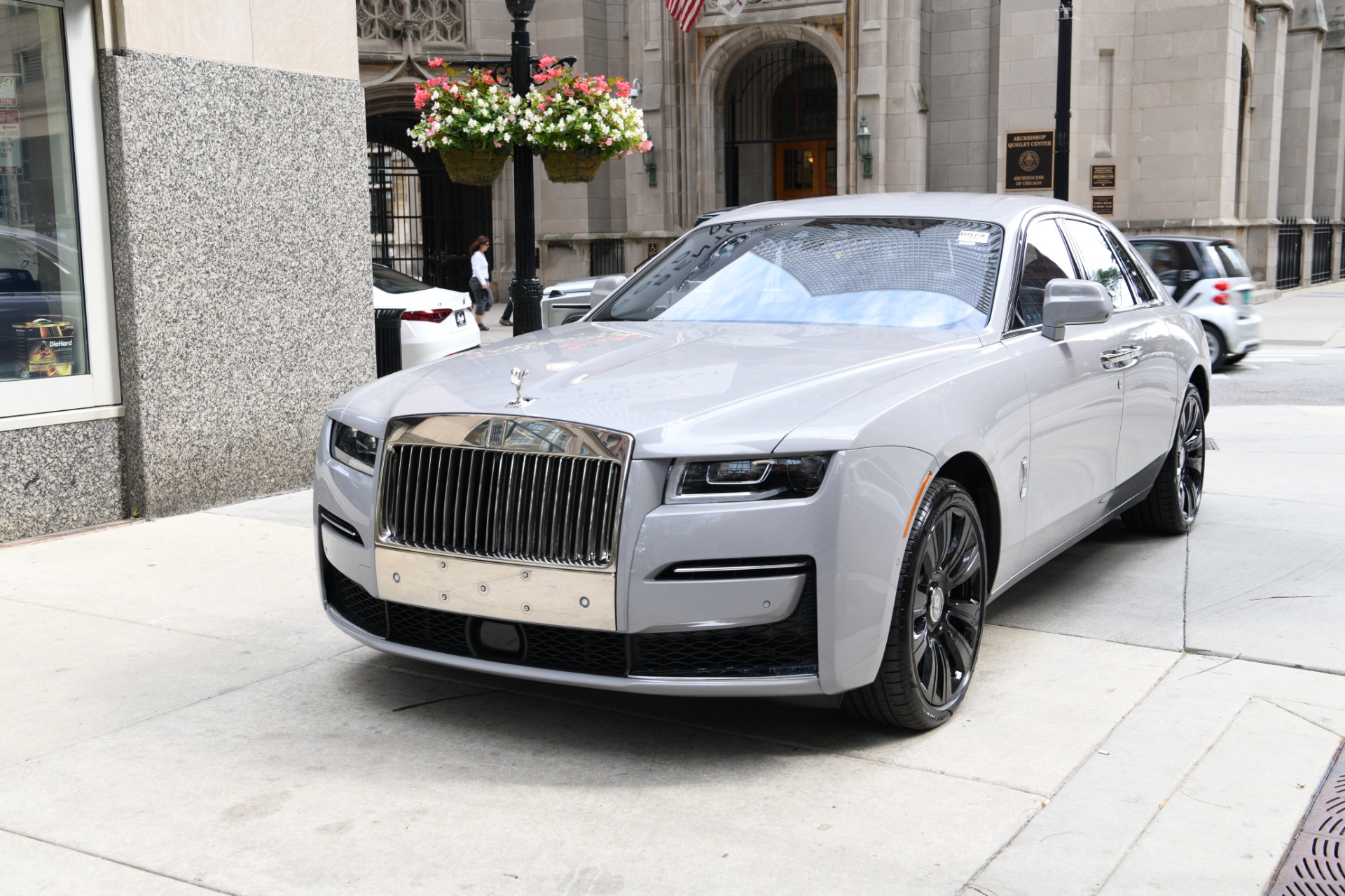 THE NEW ROLLS-ROYCE GHOST