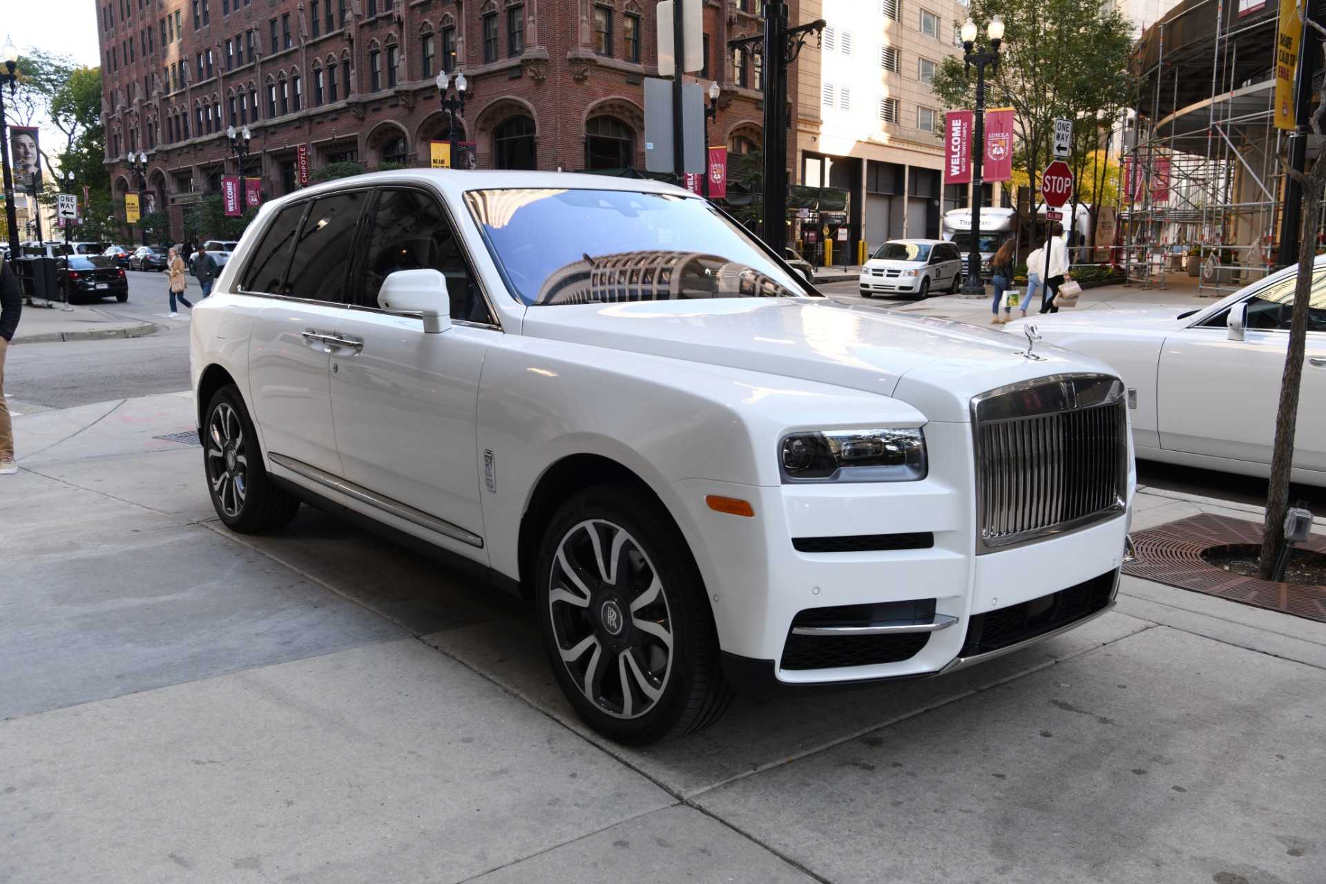 Rolls-Royce Cullinan 2023 Price & Specs