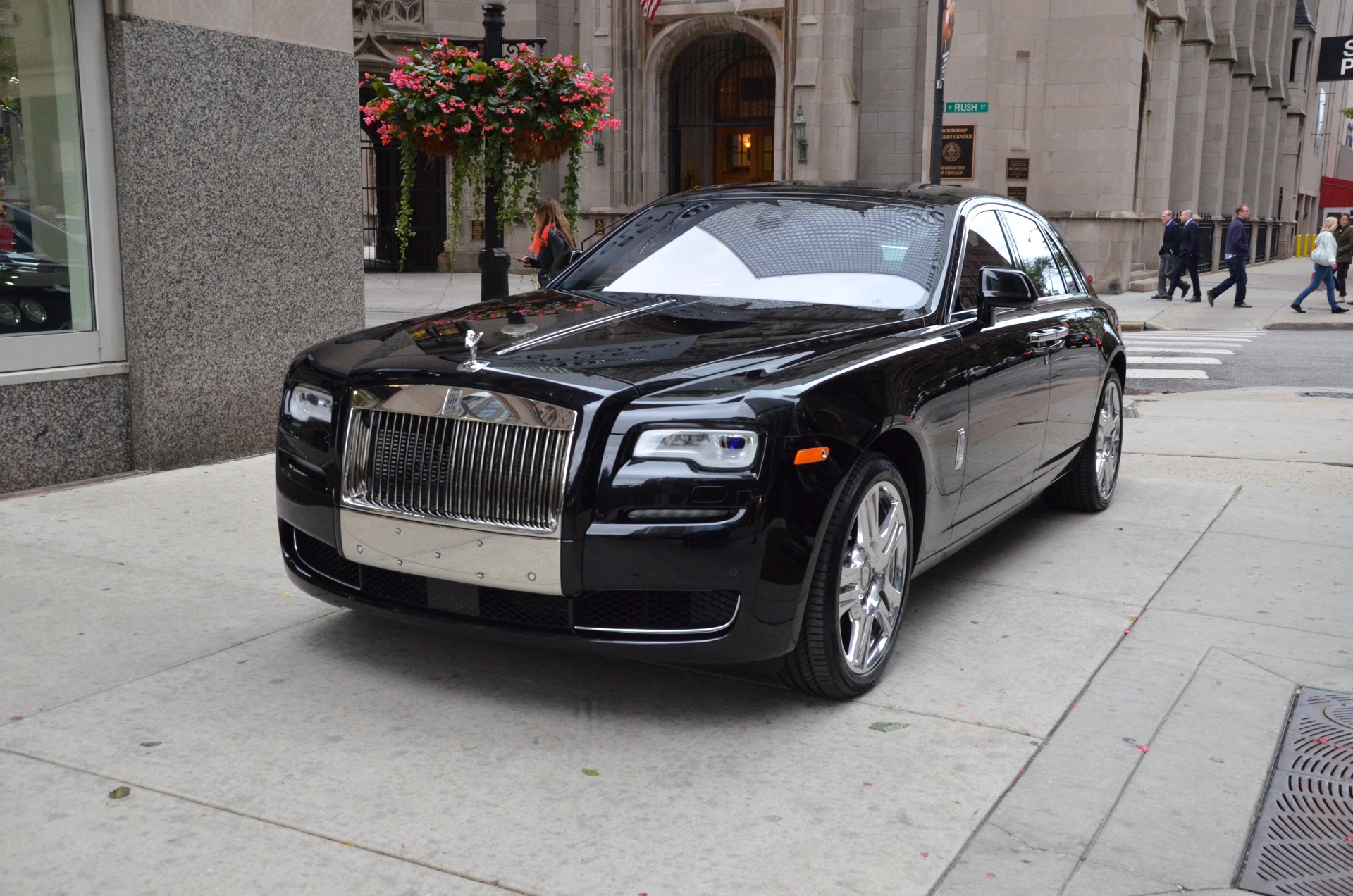 RollsRoyce mạ vàng du thuyền đại gia ế khách