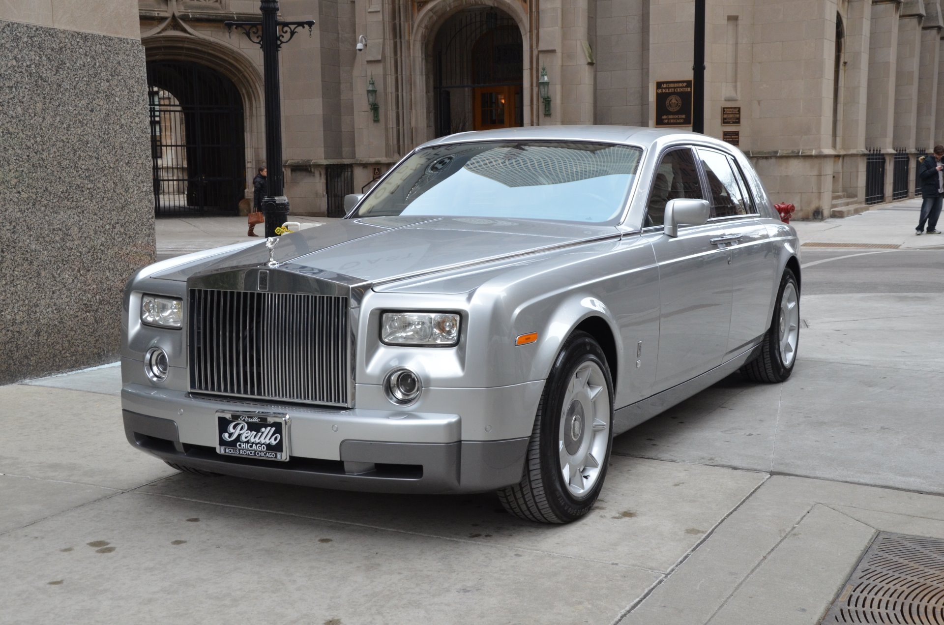 Thay dầu cho RollsRoyce Phantom như thế nào  Tin Tức  Otosaigon