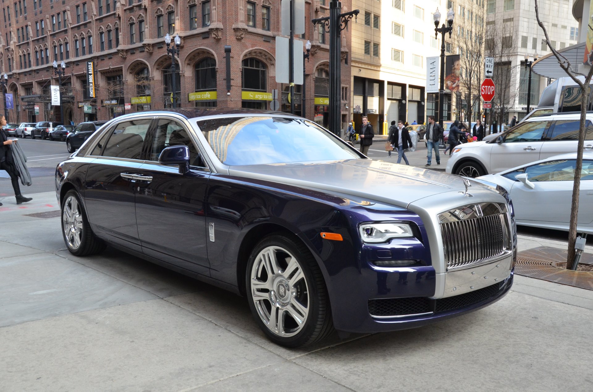 RollsRoyce Ghost tại Việt Nam giữ giá thế nào