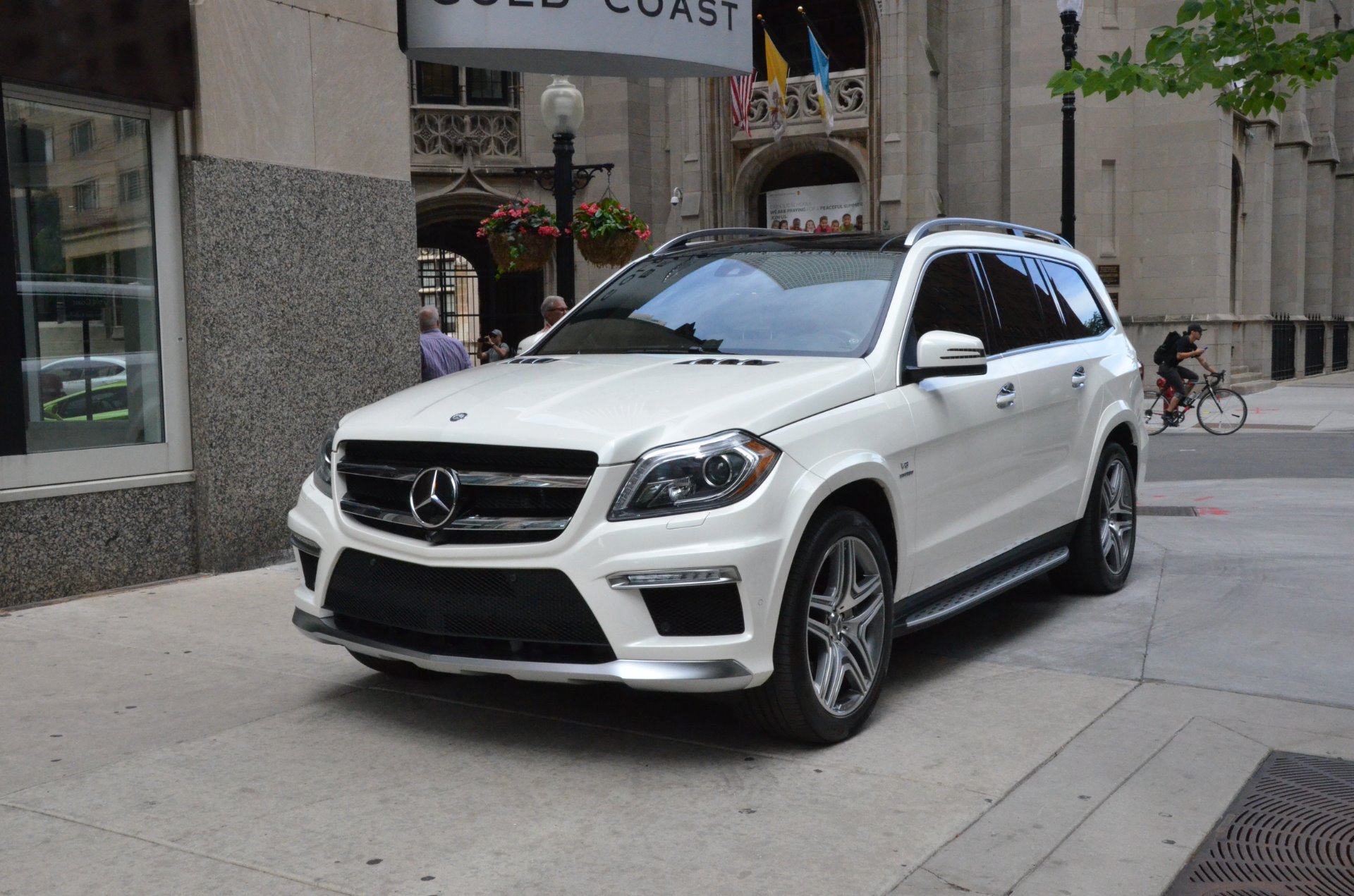 Мерседес gl 63 AMG белый