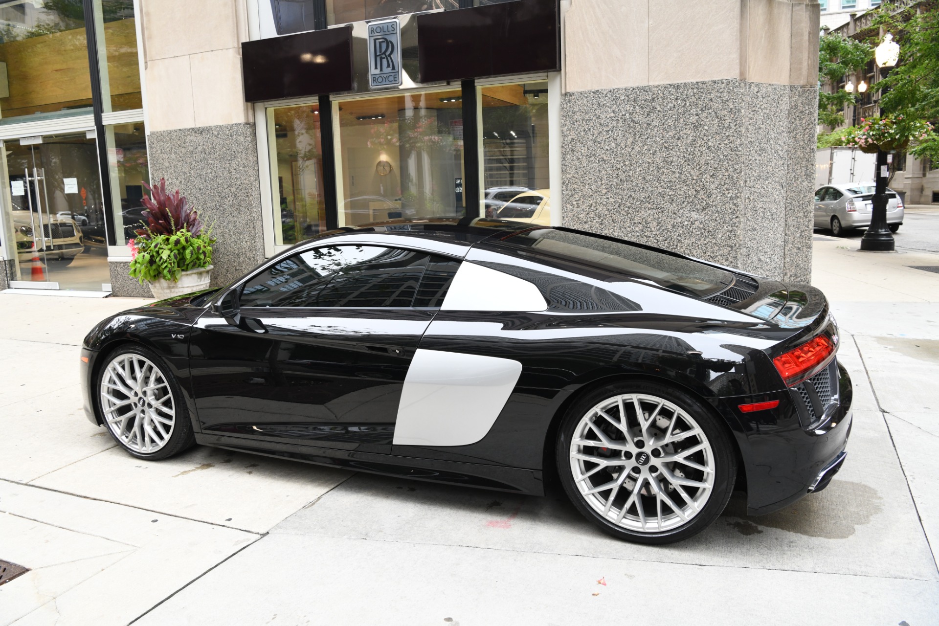 Used 2017 Audi R8 5.2 quattro V10 For Sale (Sold) | Bentley Gold