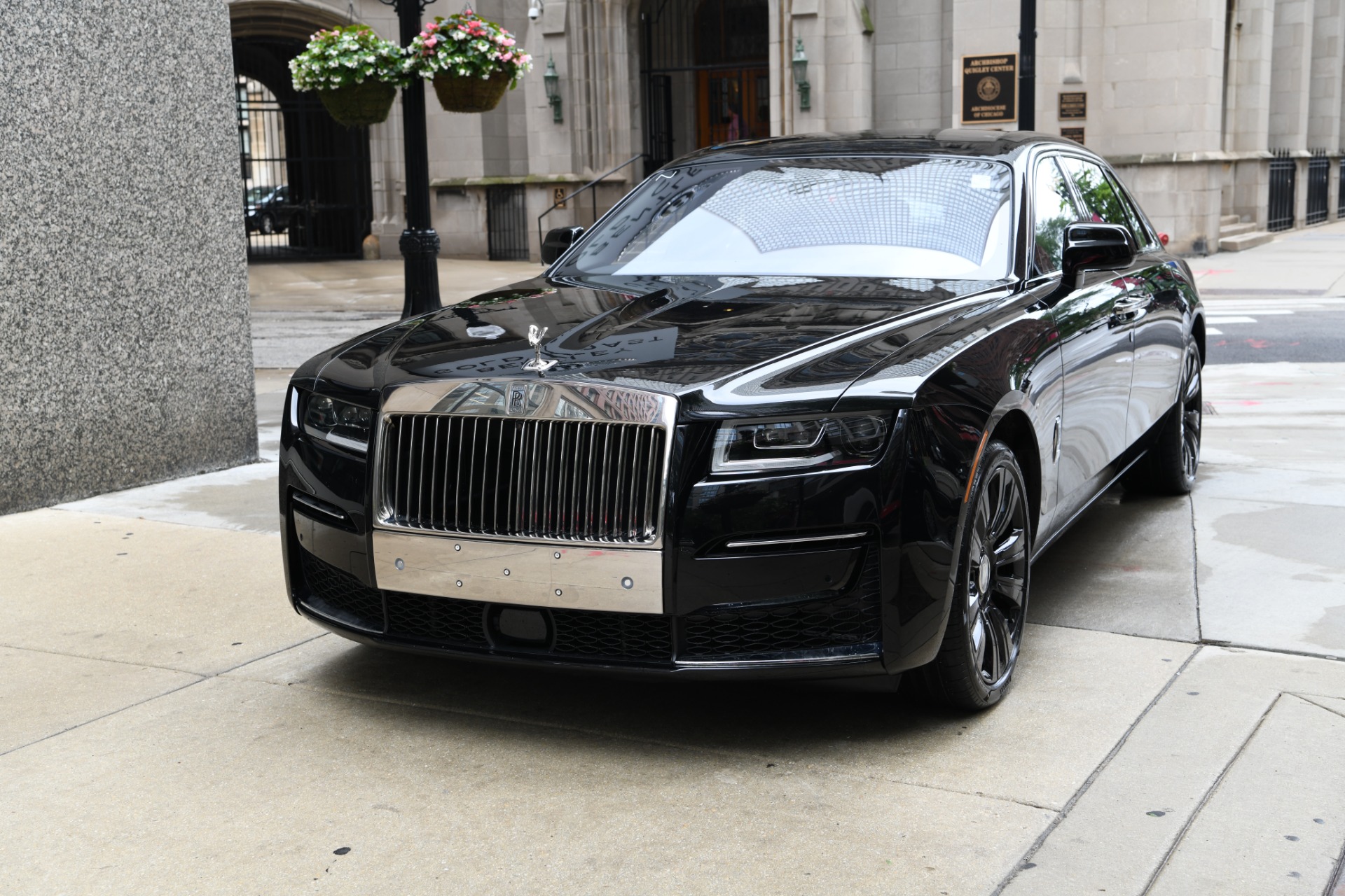 Chi tiết RollsRoyce Ghost EWB 2021 Hơn 40 tỷ đồng và những điểm không  phải ai cũng biết AUTOPRO  YouTube