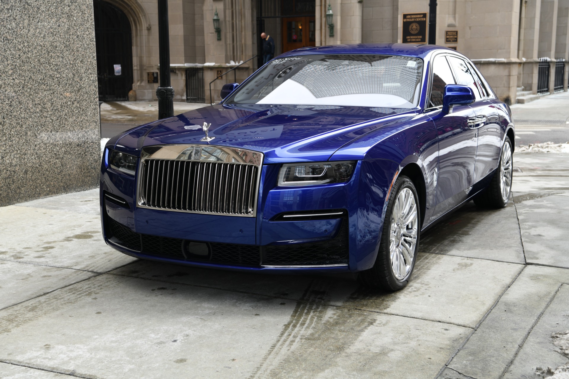 RollsRoyce Ghost Art Deco màu xanh ngọc độc đáo